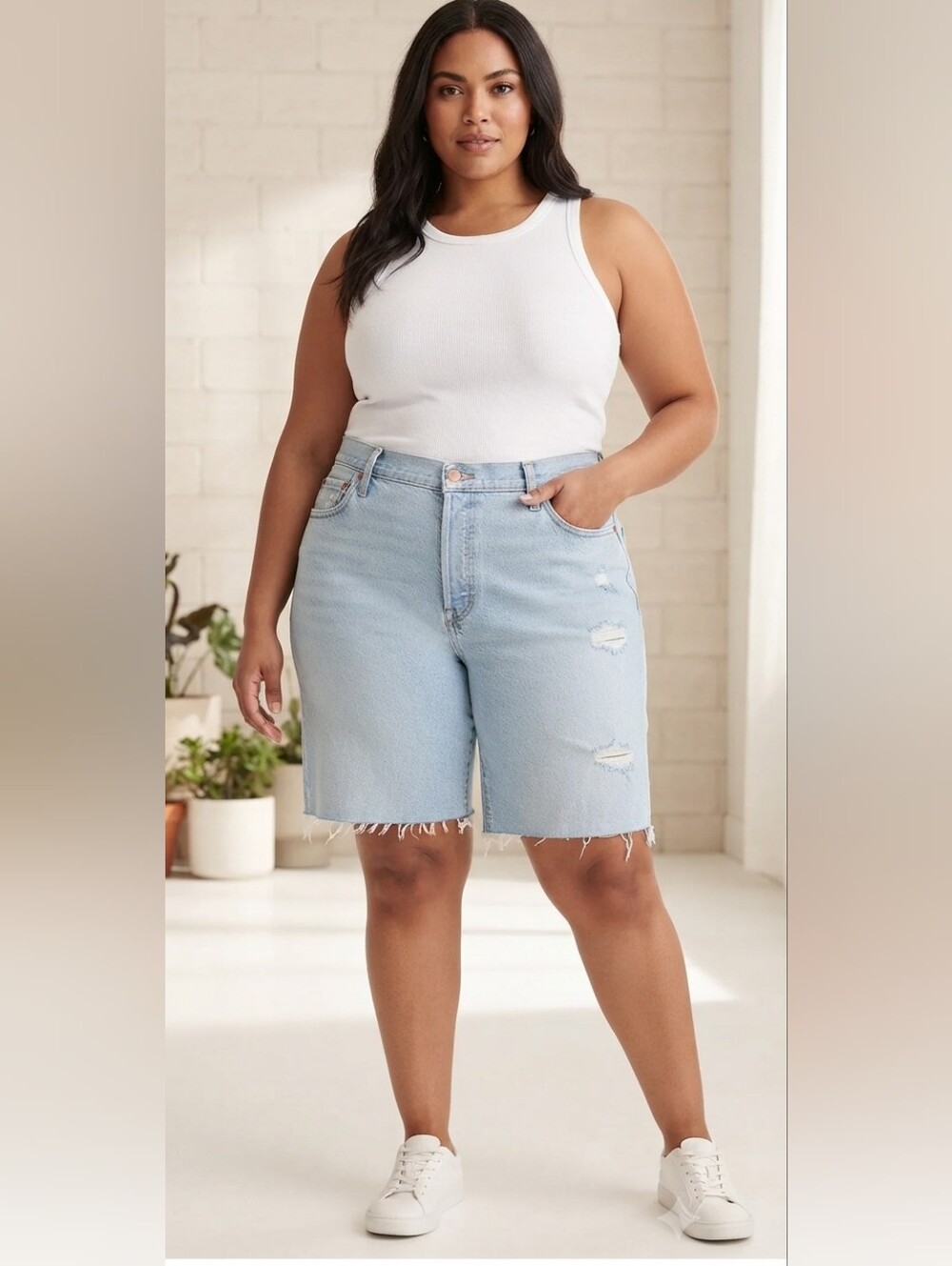 Levis Bermuda Denim Shorts   Plus size 28  NWT